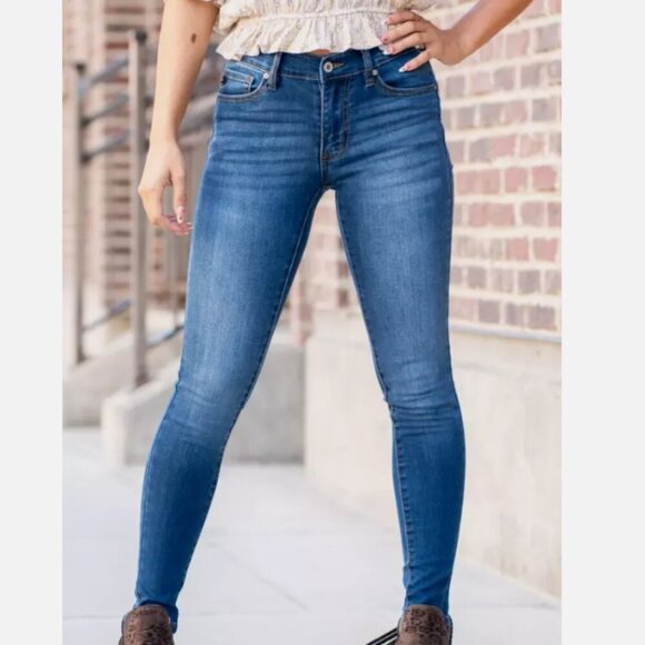KanCan Mid Rise Skinny Jeans Womens Size 5 / 26 Medium Wash Denim Stretch - Picture 1 of 10